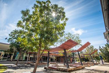 UniSQ Ipswich outdoors space.