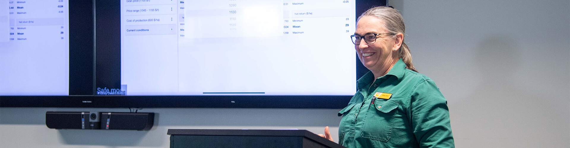 Dr Kirsty Owen from the Centre for Crop Health explains the app to farmers and agronomist's at a recent workshop hosted at the University of Southern Queensland.