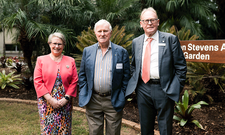 Dr Don Stevens AM pictured with Vice-Chancellor Professor Geraldine Mackenzie and Chancellor John Dornbusch.