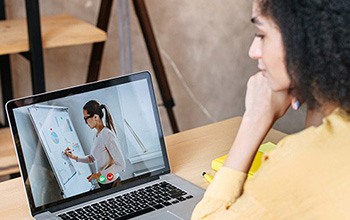 Student receiving online support